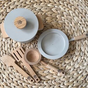 Hearth & Hand Wooden Toy Kitchen Set